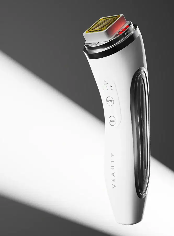 The VEAUTY Dot, a needle-free at-home radiofrequency device